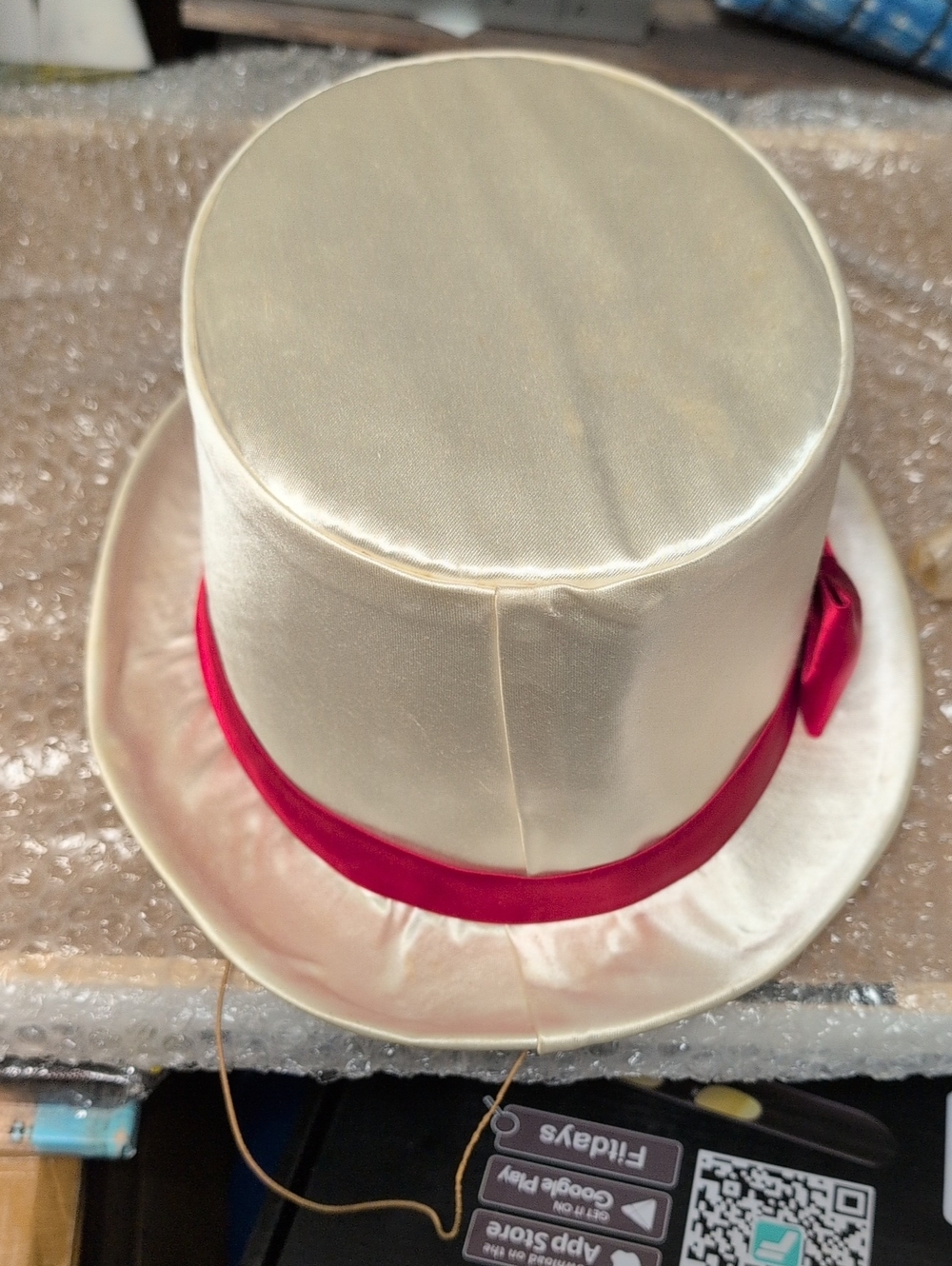 Elegant Ivory Satin Top Hat with Fuchsia Band. John Cavanagh Brand.